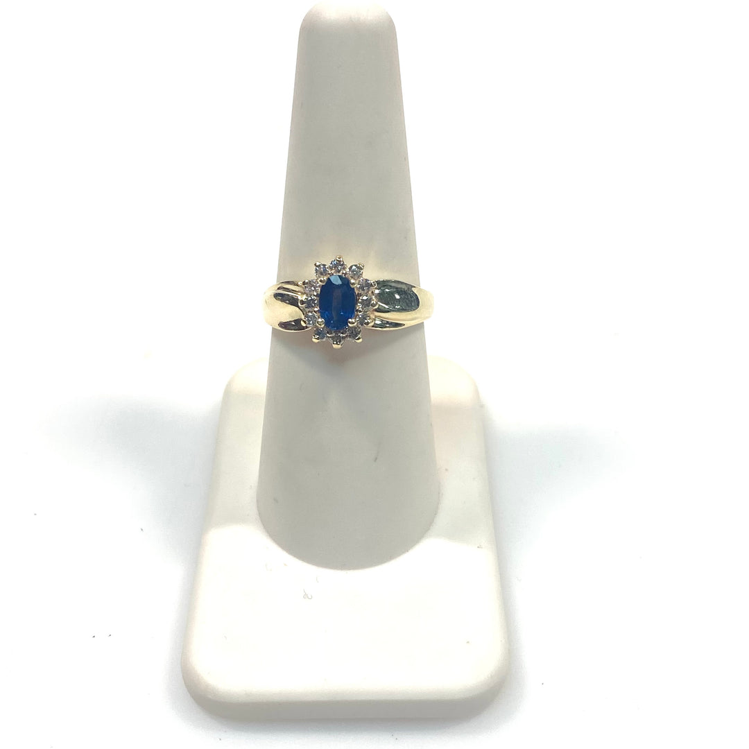 v738 Vintage 14K Yellow Gold Oval Blue Sapphire in Diamonds Halo Ring Size 7.5