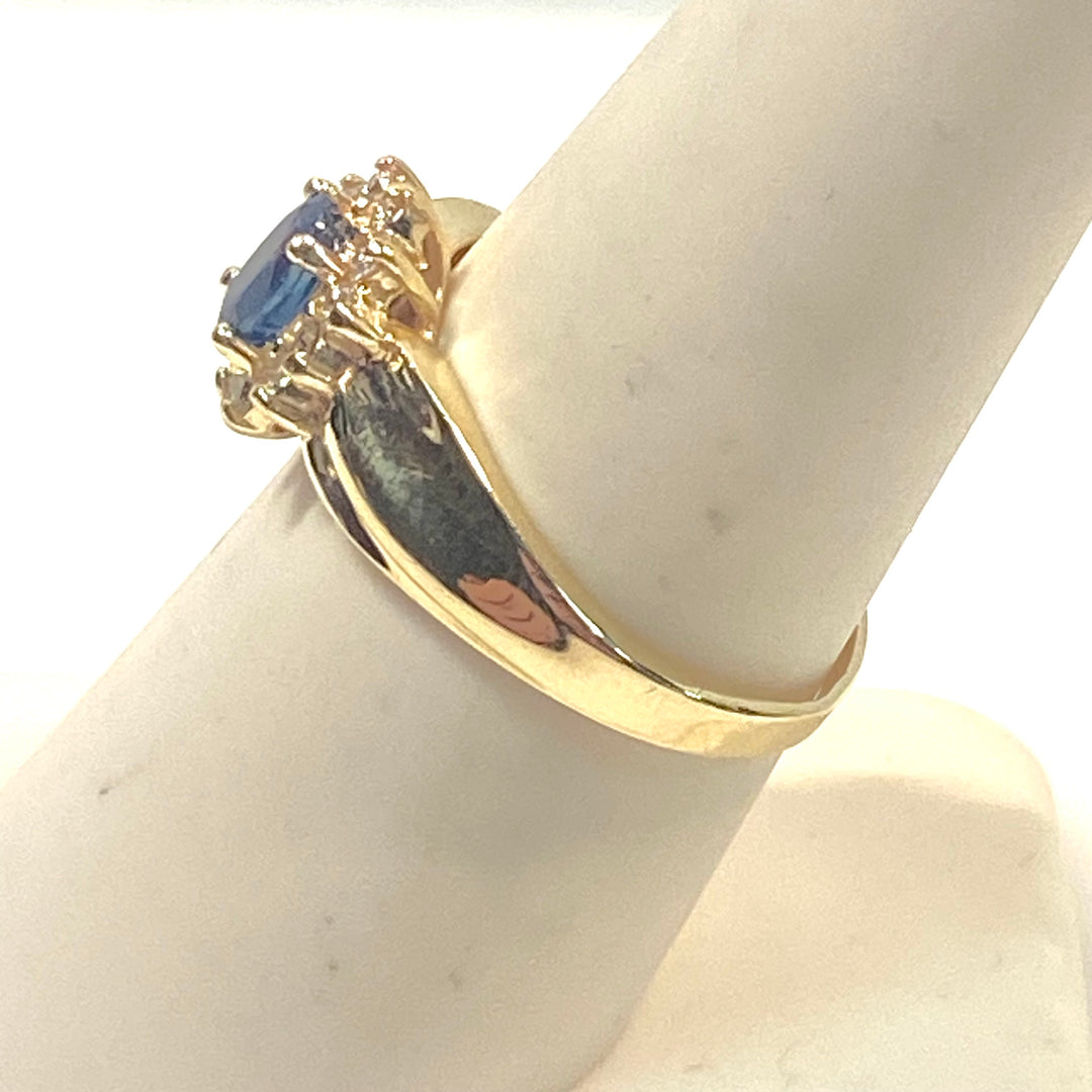 v738 Vintage 14K Yellow Gold Oval Blue Sapphire in Diamonds Halo Ring Size 7.5