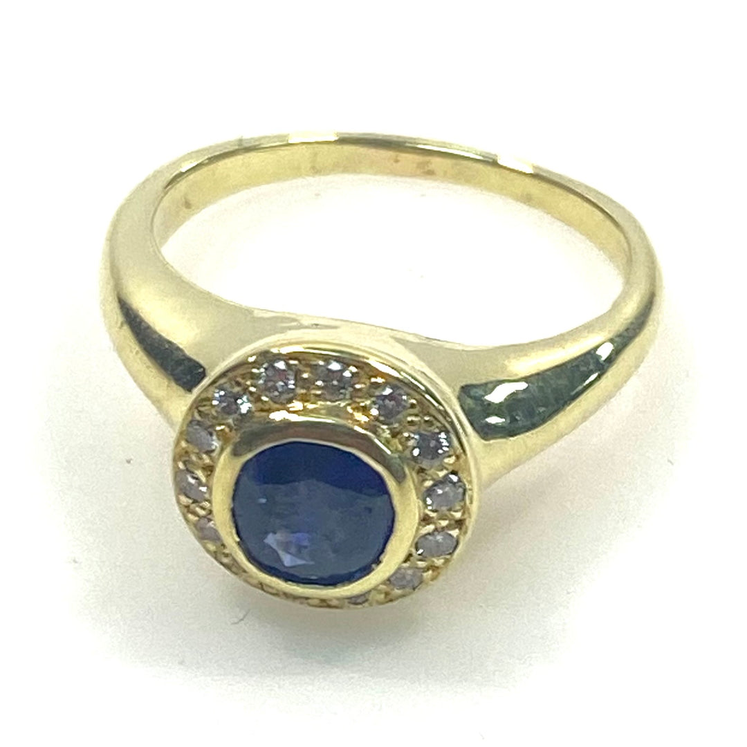 v739 Vintage 18K Yellow Gold Central Blue Sapphire in Diamonds Halo Ring Size 6.5