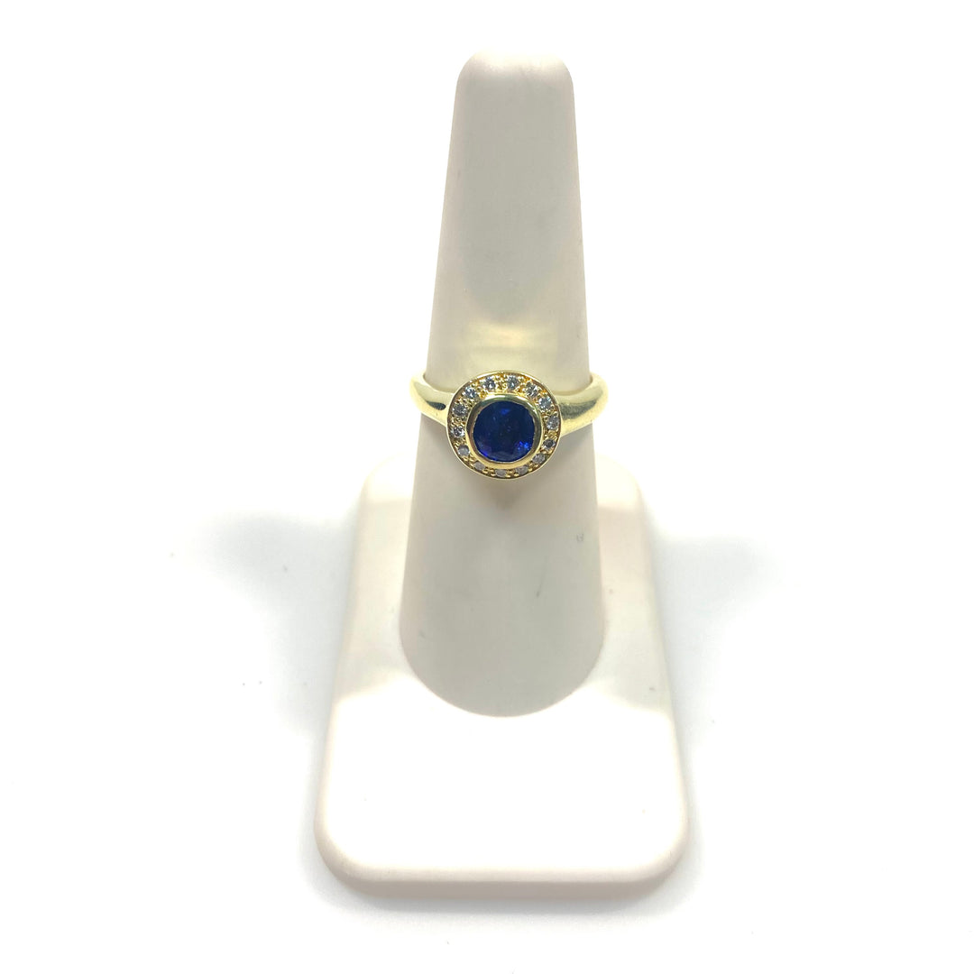 v739 Vintage 18K Yellow Gold Central Blue Sapphire in Diamonds Halo Ring Size 6.5