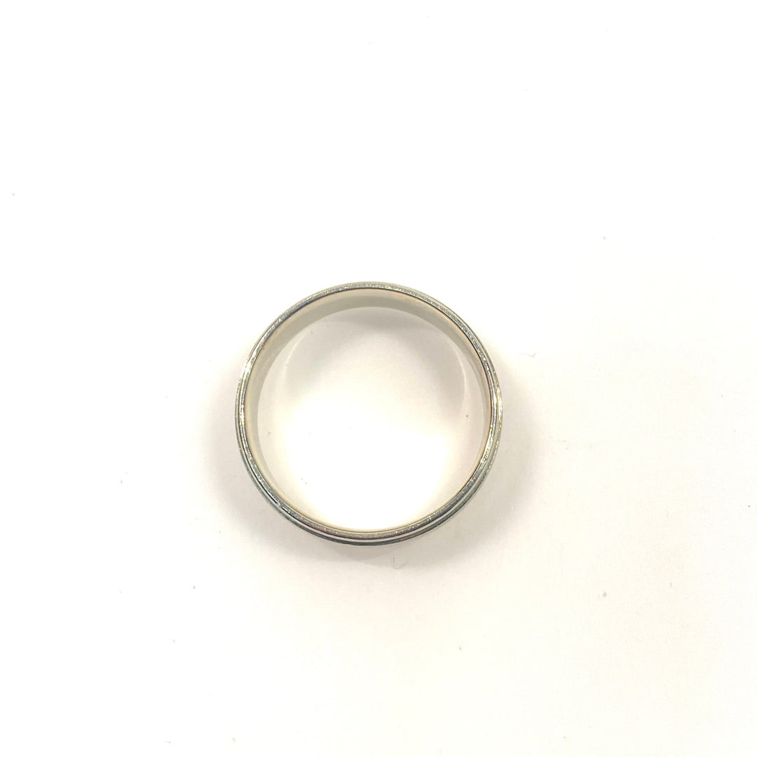 v744 Vintage 14k White Gold Subtly Domed Distinctive Stepped Edges Band Size 13