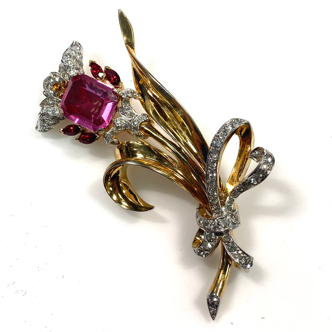 v766 Vintage 10K Yellow Gold Retro Style 3-dimensional Gemstone Bouquet Brooch
