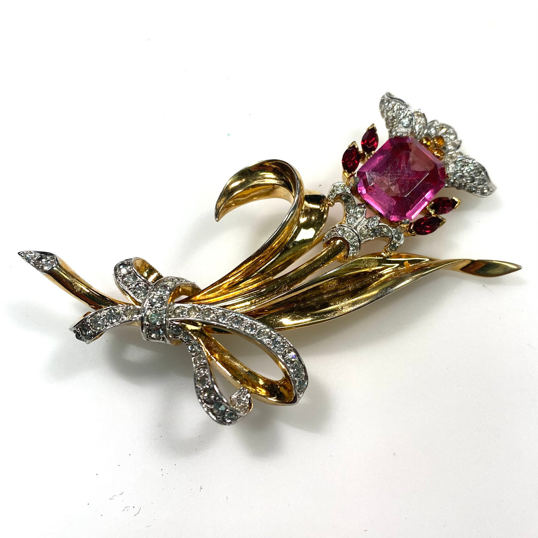 v766 Vintage 10K Yellow Gold Retro Style 3-dimensional Gemstone Bouquet Brooch