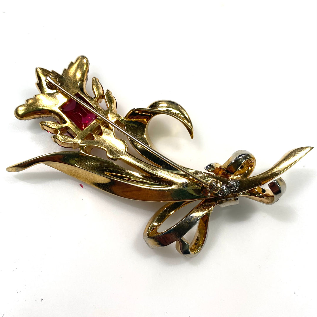 v766 Vintage 10K Yellow Gold Retro Style 3-dimensional Gemstone Bouquet Brooch