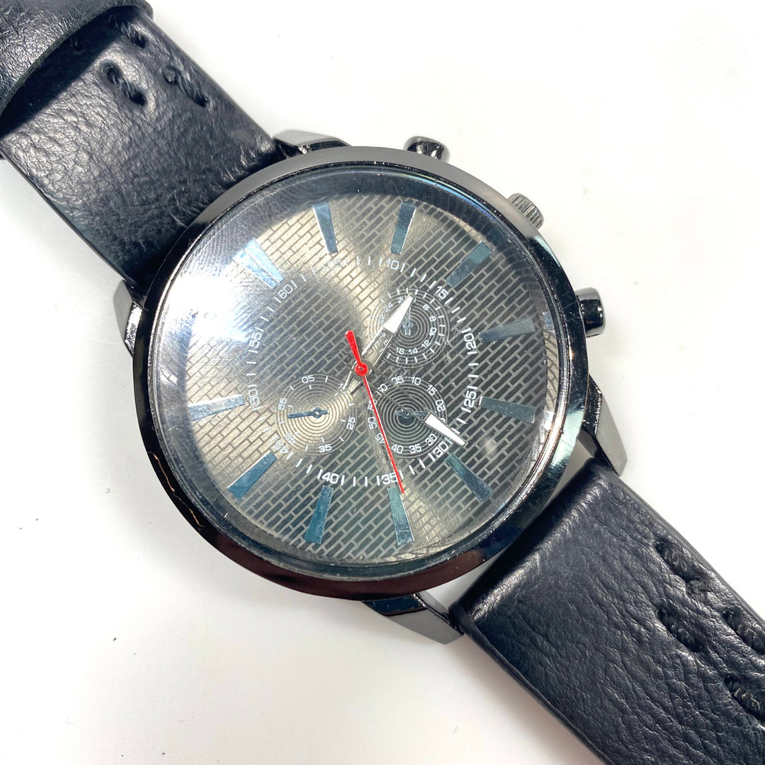 v775 Vintage Stainless Steel Sport Analog Quartz Men's Wrist Watch