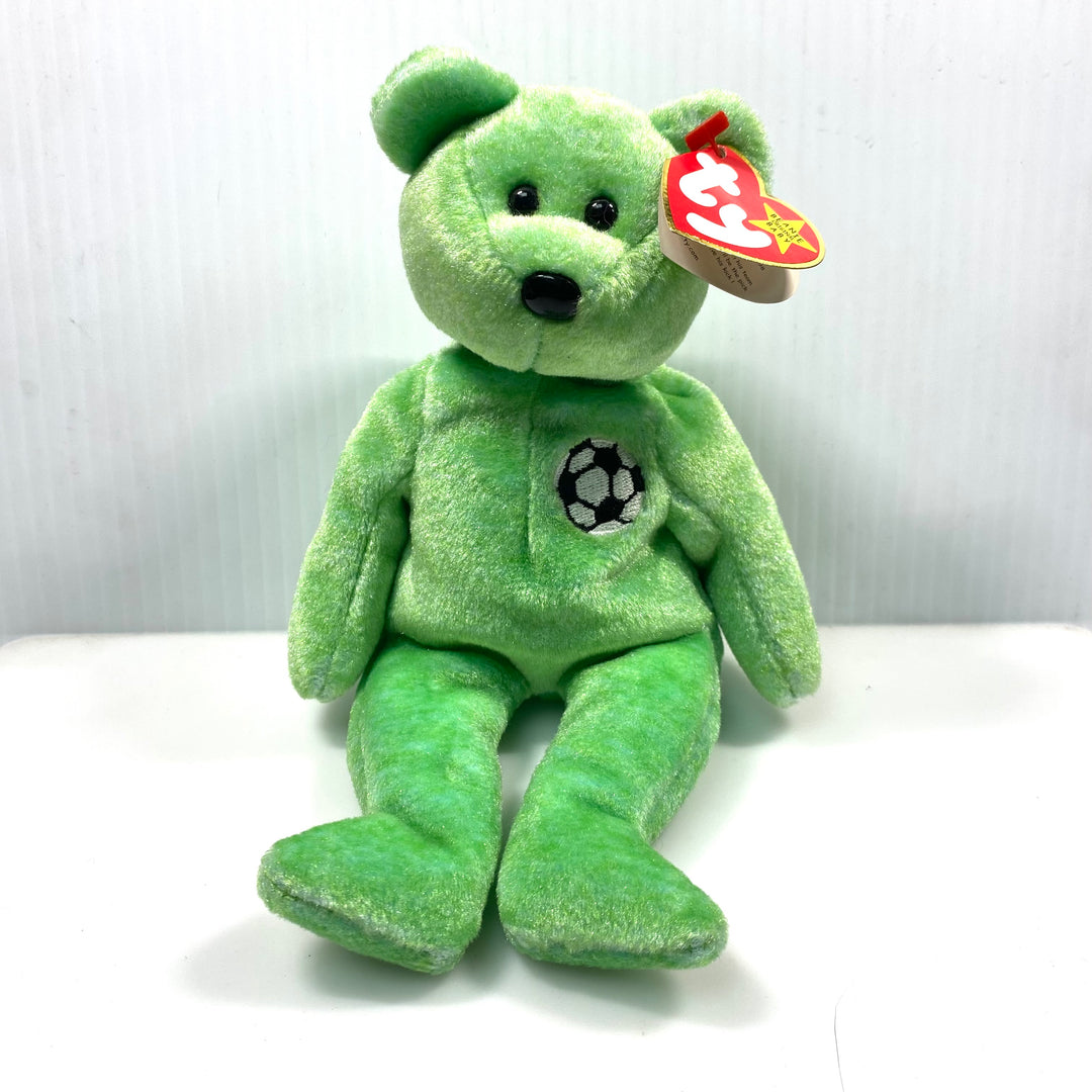 v810 Vintage Ty Beanie Baby "Kicks" the Soccer Bear collectible plush toy 1999
