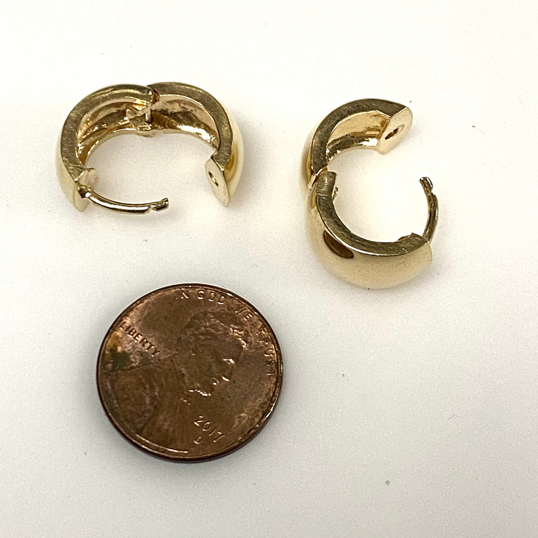 v826 Vintage JCC 14k Yellow Gold Wide "huggie" or "puffy" Hoop Pierced Earrings