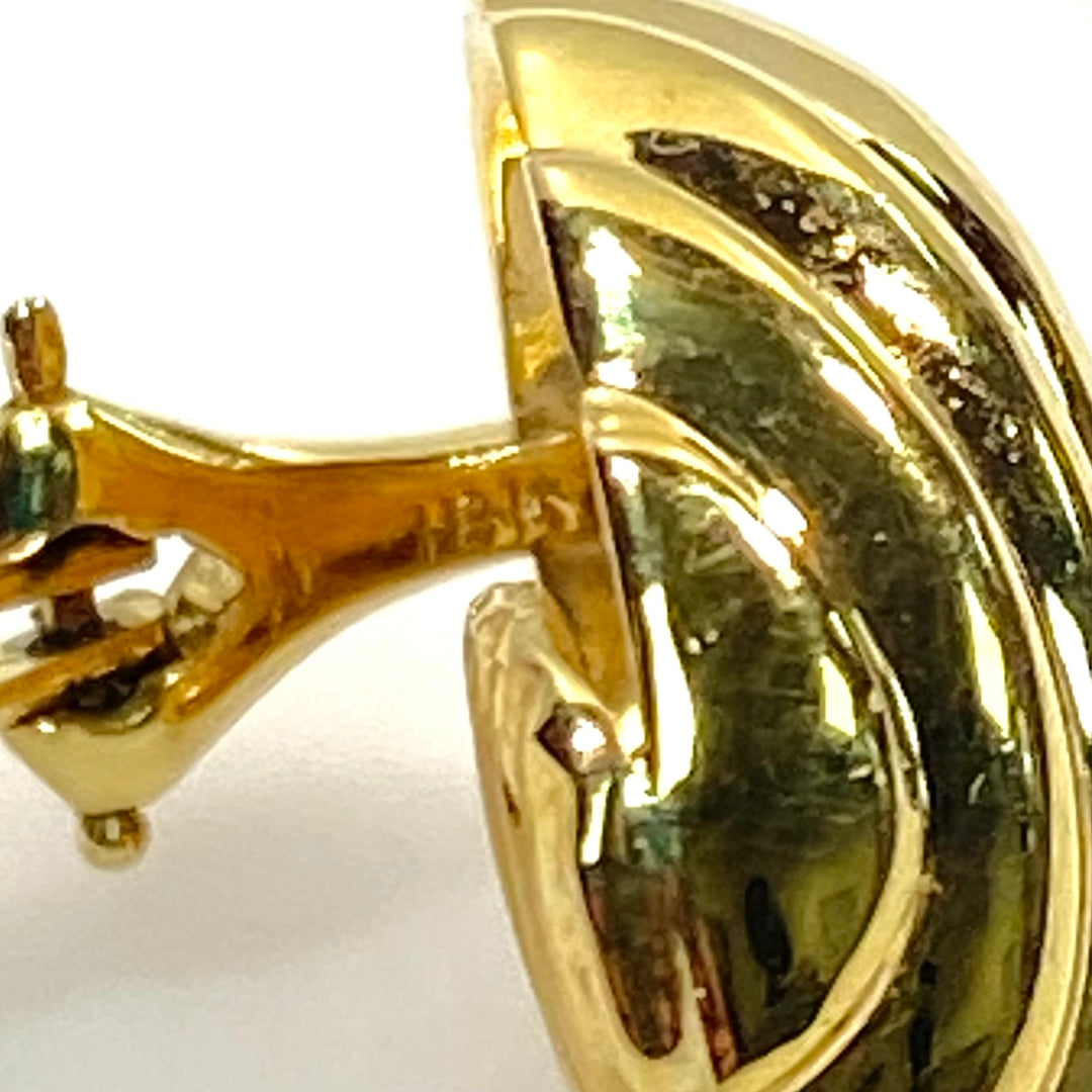 v829 Vintage 18k Yellow Gold Ribbed Dome "shrimp" or "scallop" Style Earrings