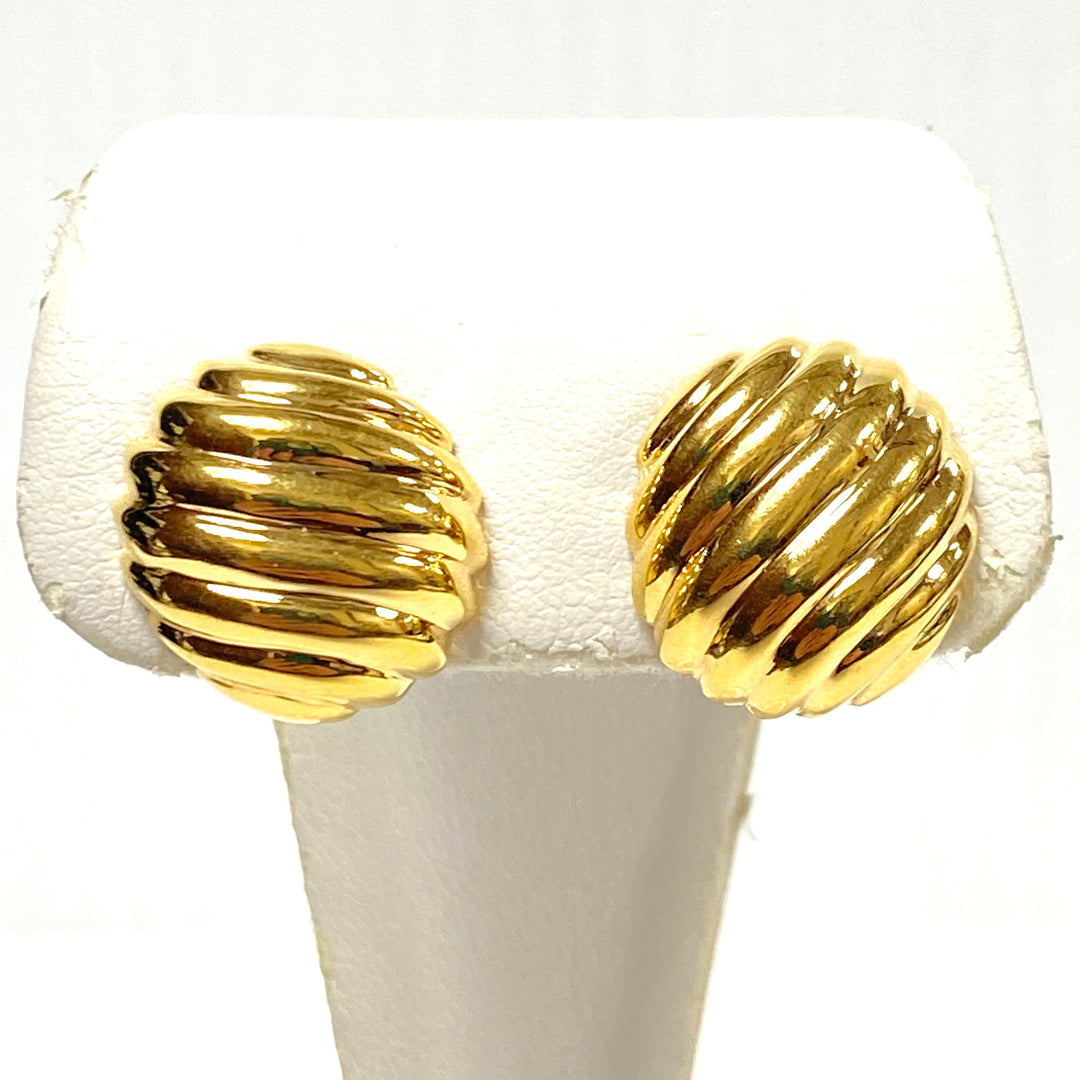 v829 Vintage 18k Yellow Gold Ribbed Dome "shrimp" or "scallop" Style Earrings