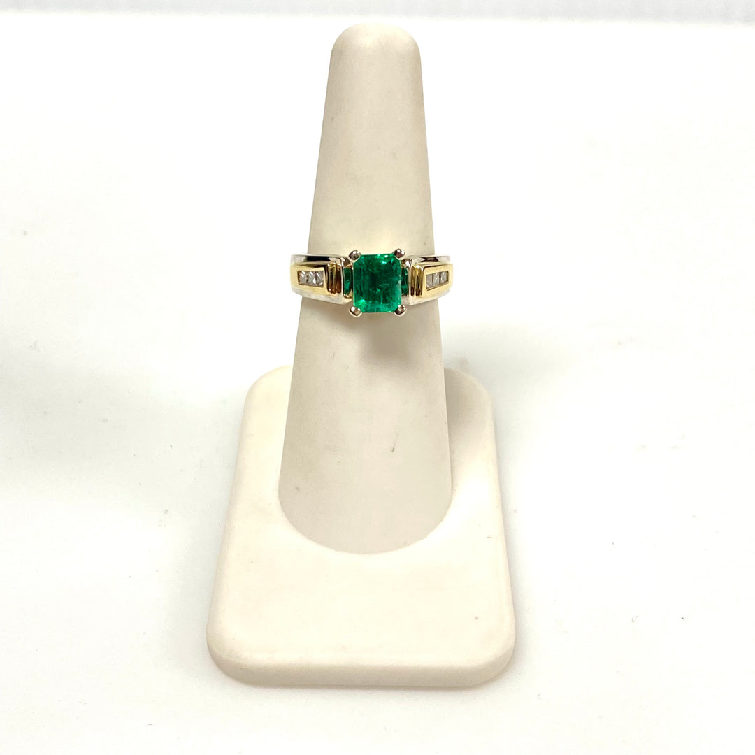 v838 Vintage 14K Yellow White 2-tone Gold Green Emerald Cut Emerald Ring Sz 6