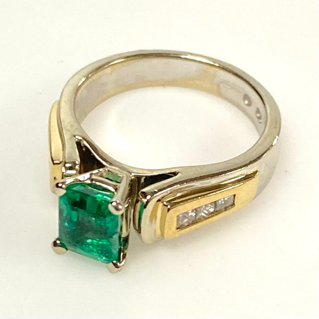 v838 Vintage 14K Yellow White 2-tone Gold Green Emerald Cut Emerald Ring Sz 6