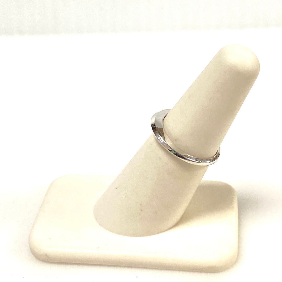 v842 Vintage 14K White Gold Slim Profile Wedding Band Stacking Ring Size 5.5