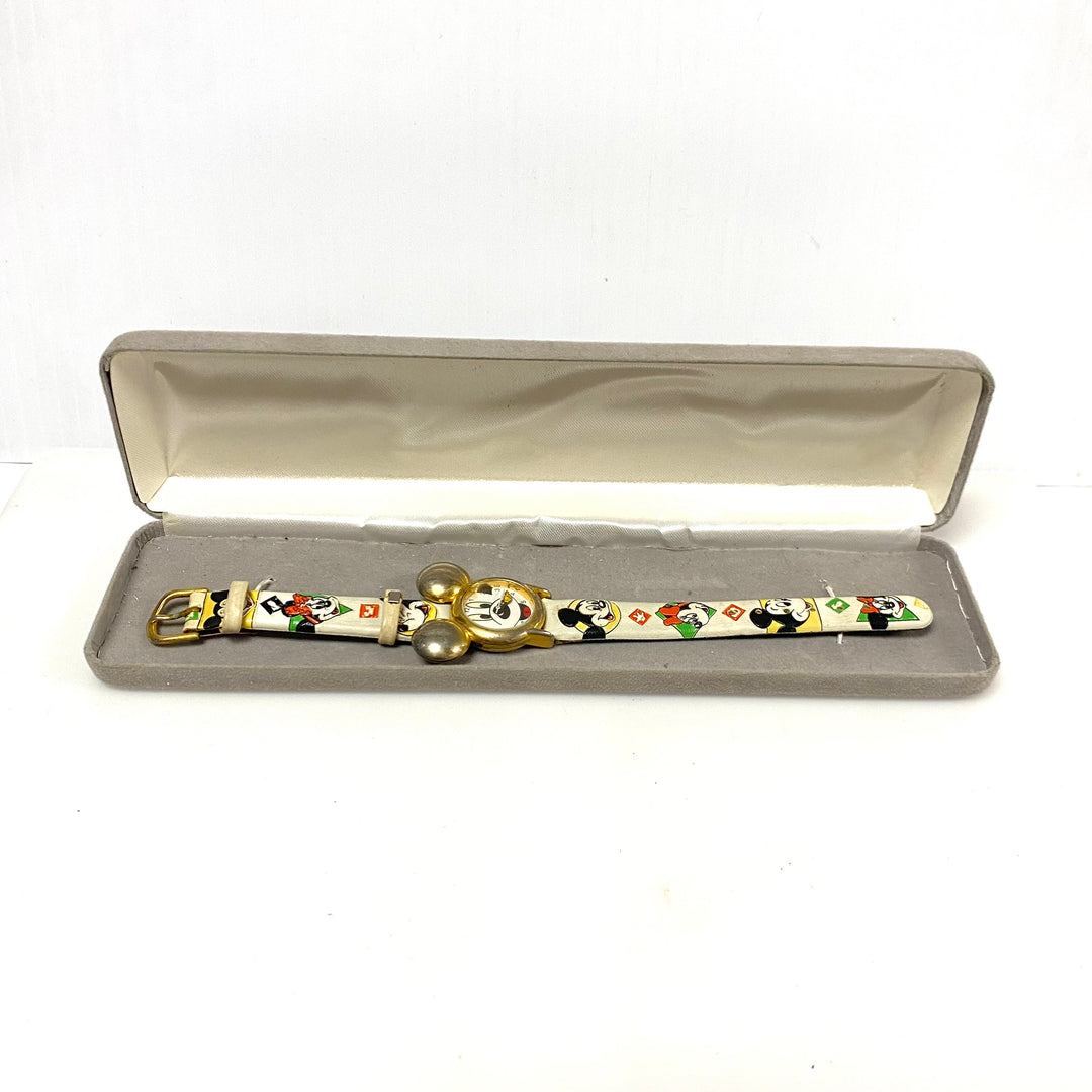v844 Vintage 3D Gold-toned "Mickey ears" and a Patterned Band Wrist Watch