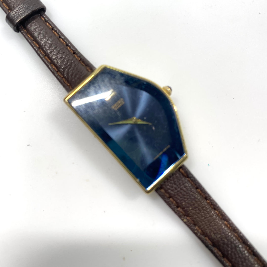 v864 Vintage SEIKO Rare Blue Tone Half Moon Asymmetrical Case Quartz Wrist Watch