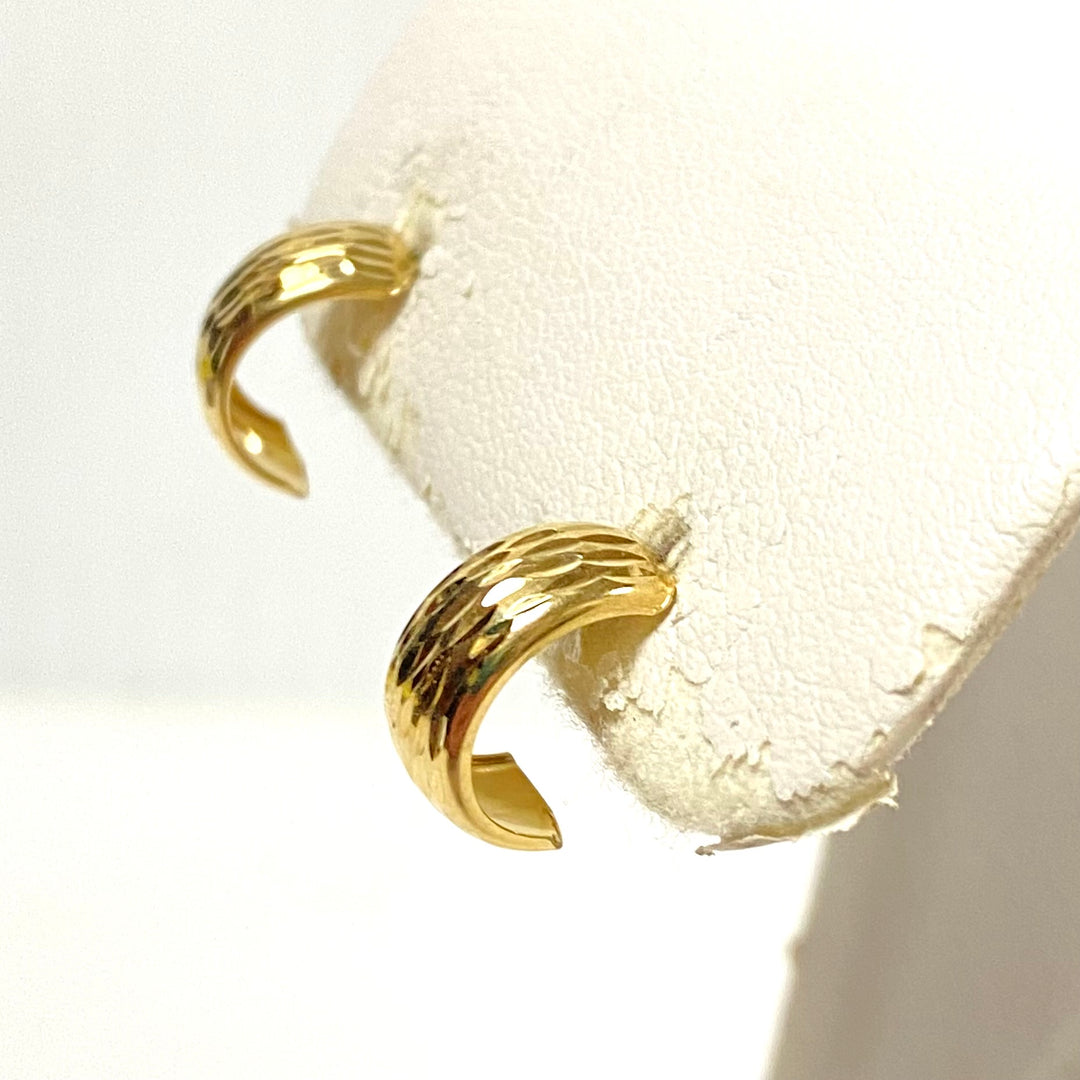 v868 Vintage 10k Yellow Gold Textured Chunky Hoop or Half-hoop Earrings