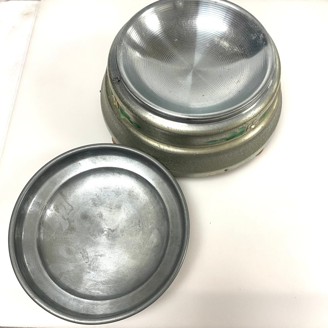 v872 Vintage Aluminum Musical Powder Puff Box Vanity Accessory 1930s and 1940s