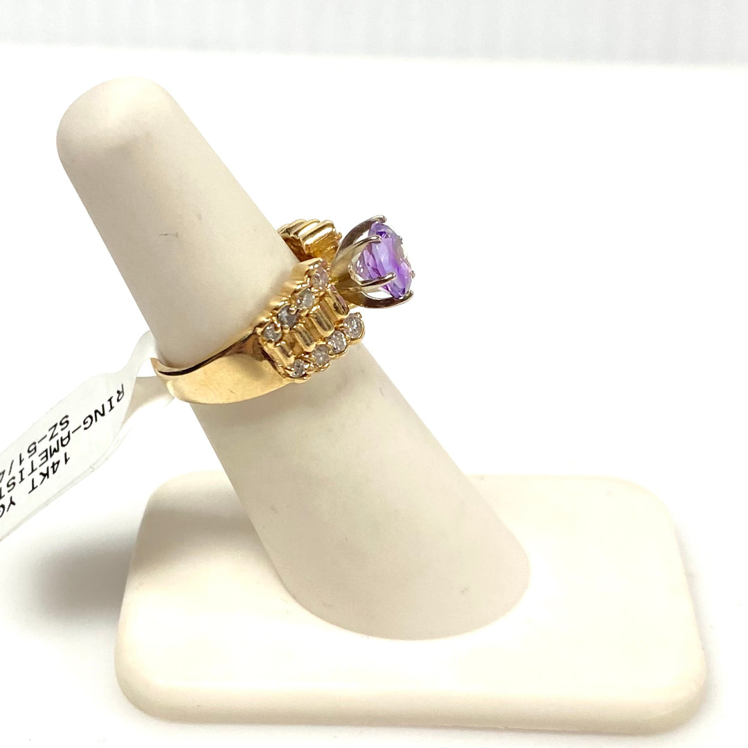 v883 Vintage 14K Yellow Gold Cocktail Ring Round-cut Amethyst Stone Size 5.25