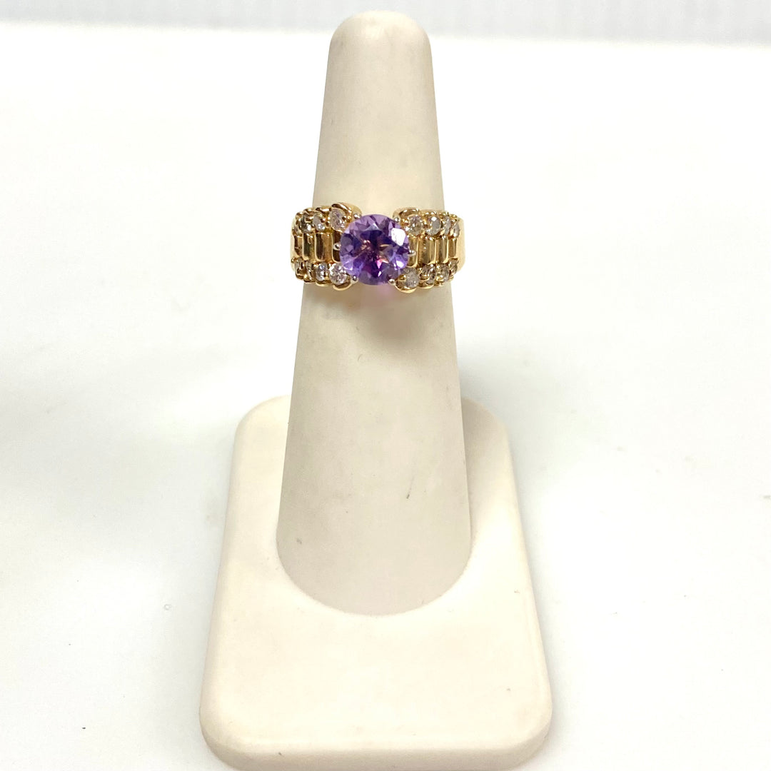 v883 Vintage 14K Yellow Gold Cocktail Ring Round-cut Amethyst Stone Size 5.25
