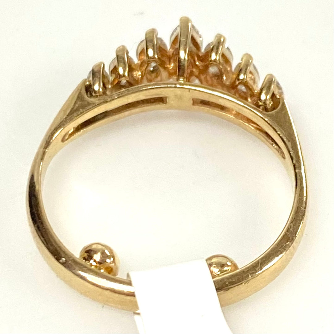 v885 Vintage 14K Yellow Gold Graduated Row of Diamonds Cluster Ring Size 3