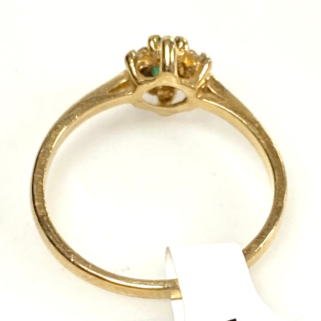 v886 Vintage 14K Yellow Gold Oval-Cut Green Emerald with Accent Stones Ring 5.75