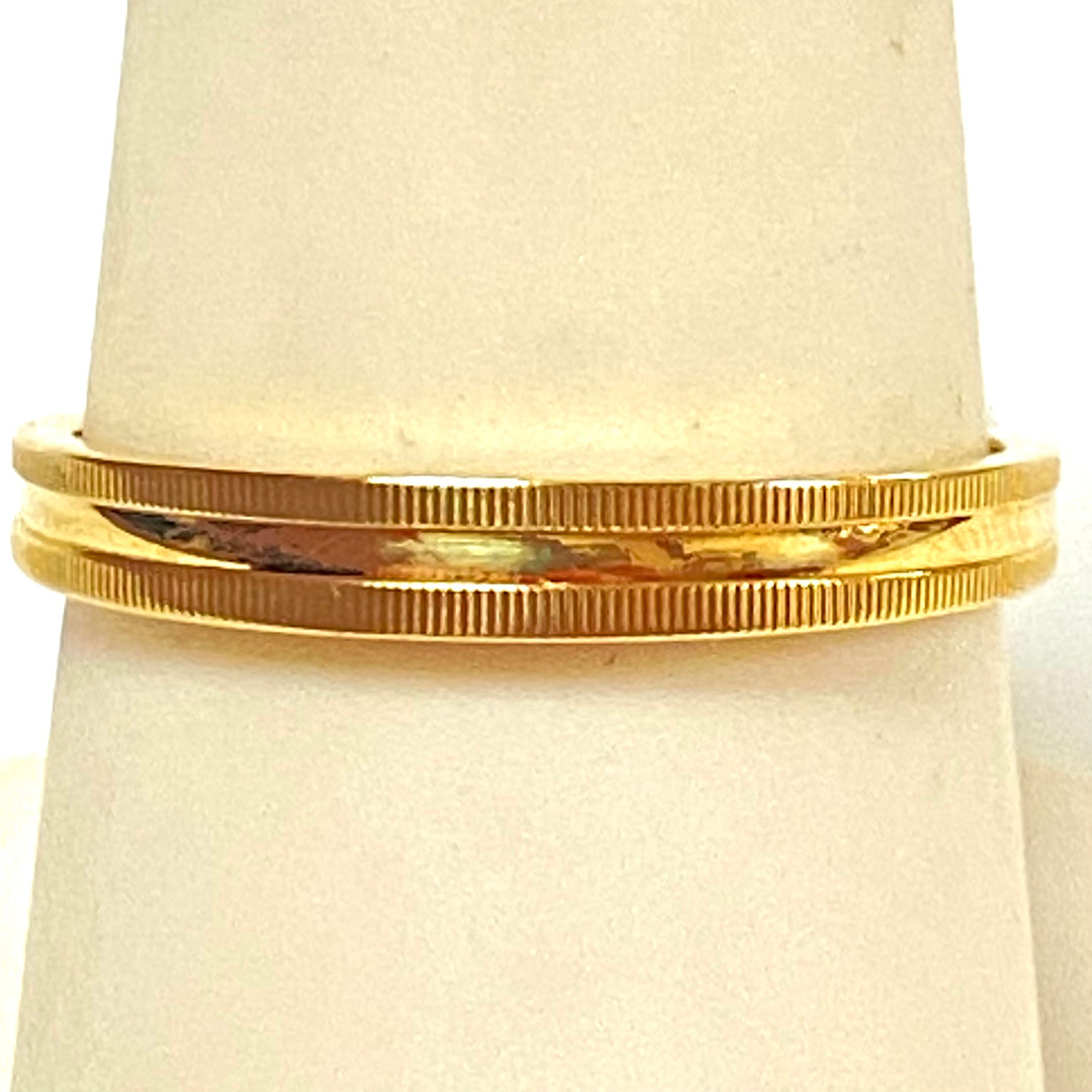 v893 Vintage 14k Yellow Gold Textured "reeded" or coin edge Design Band Ring 7.5