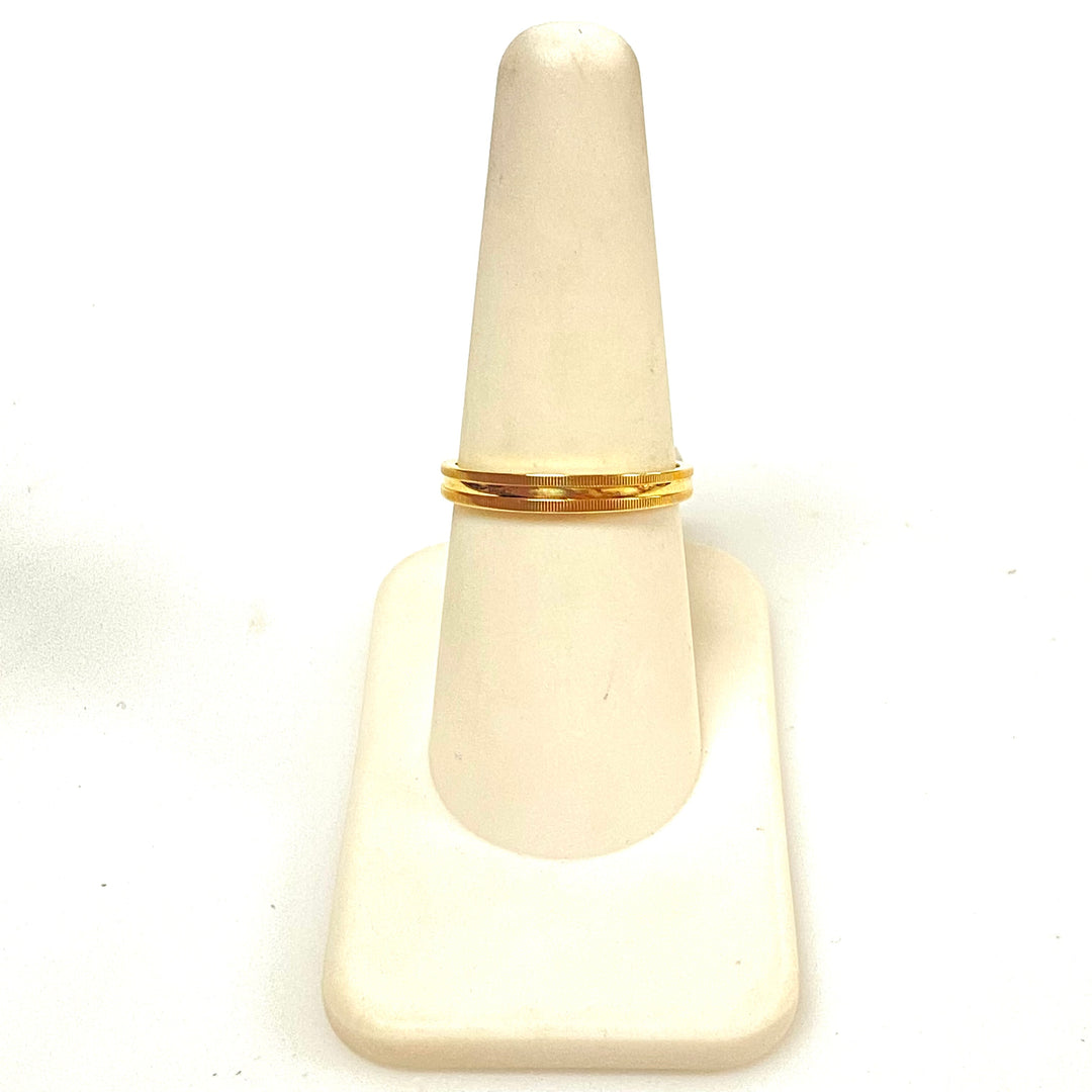 v893 Vintage 14k Yellow Gold Textured "reeded" or coin edge Design Band Ring 7.5