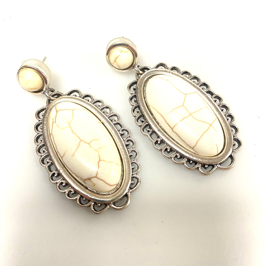 v900 Vintage Southwestern-inspired Design Ivory stones Oxidized Metal Earrings