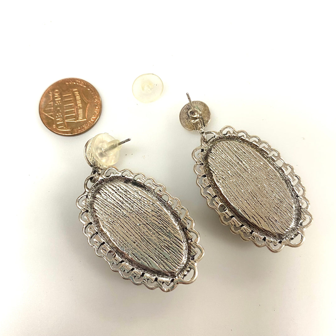 v900 Vintage Southwestern-inspired Design Ivory stones Oxidized Metal Earrings
