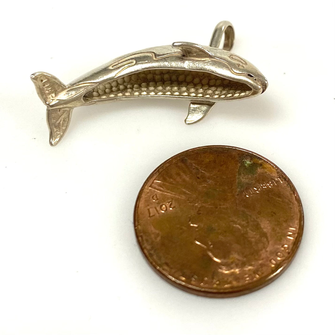 v906 Vintage 3D Sterling Silver Orca Killer Whale Pendant Charm