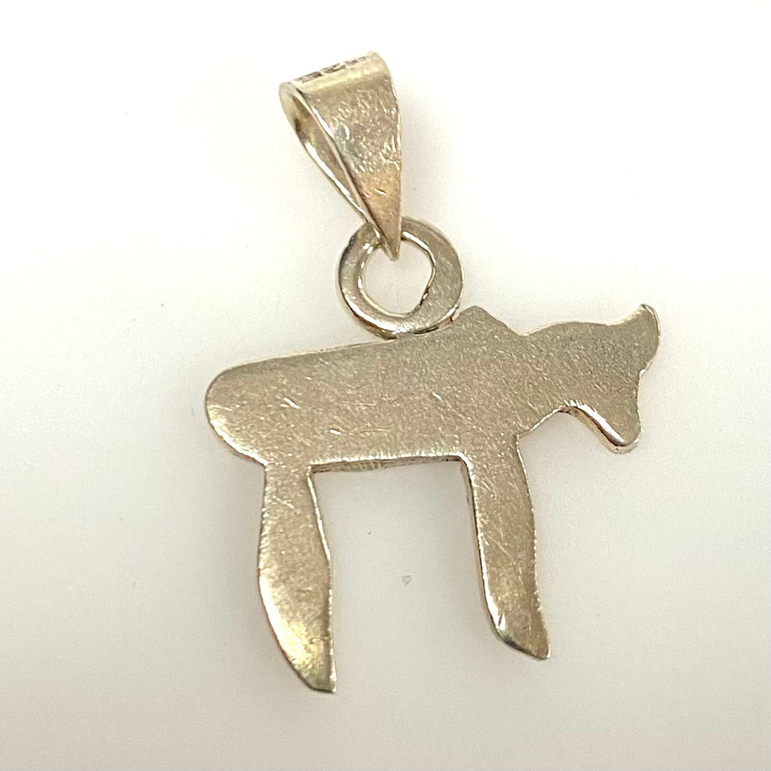 v907 Vintage Chai Sterling Silver Jewish Symbol Representing "Life" Pendant