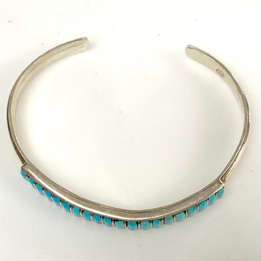 v919 Vintage Zuni Sterling Silver Bracelet Featuring Turquoise Stones Inlay