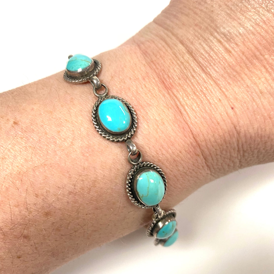 v921 Vintage Handcrafted Sterling Silver Oval-cut Cabochon Turquoise Bracelet
