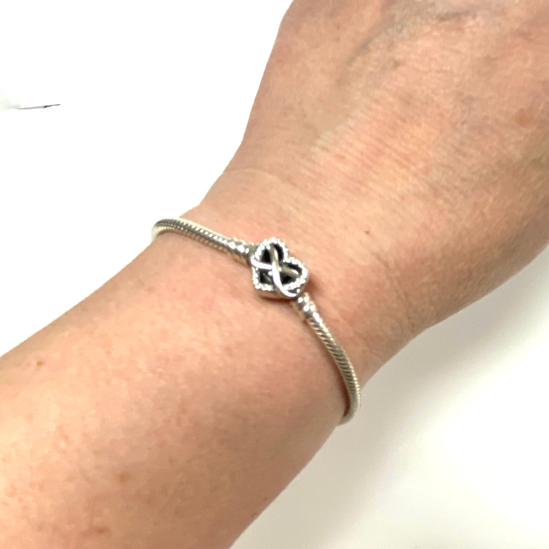 v925 Pandora Moments Sparkling Infinity Heart Clasp Snake Chain Bracelet Silver