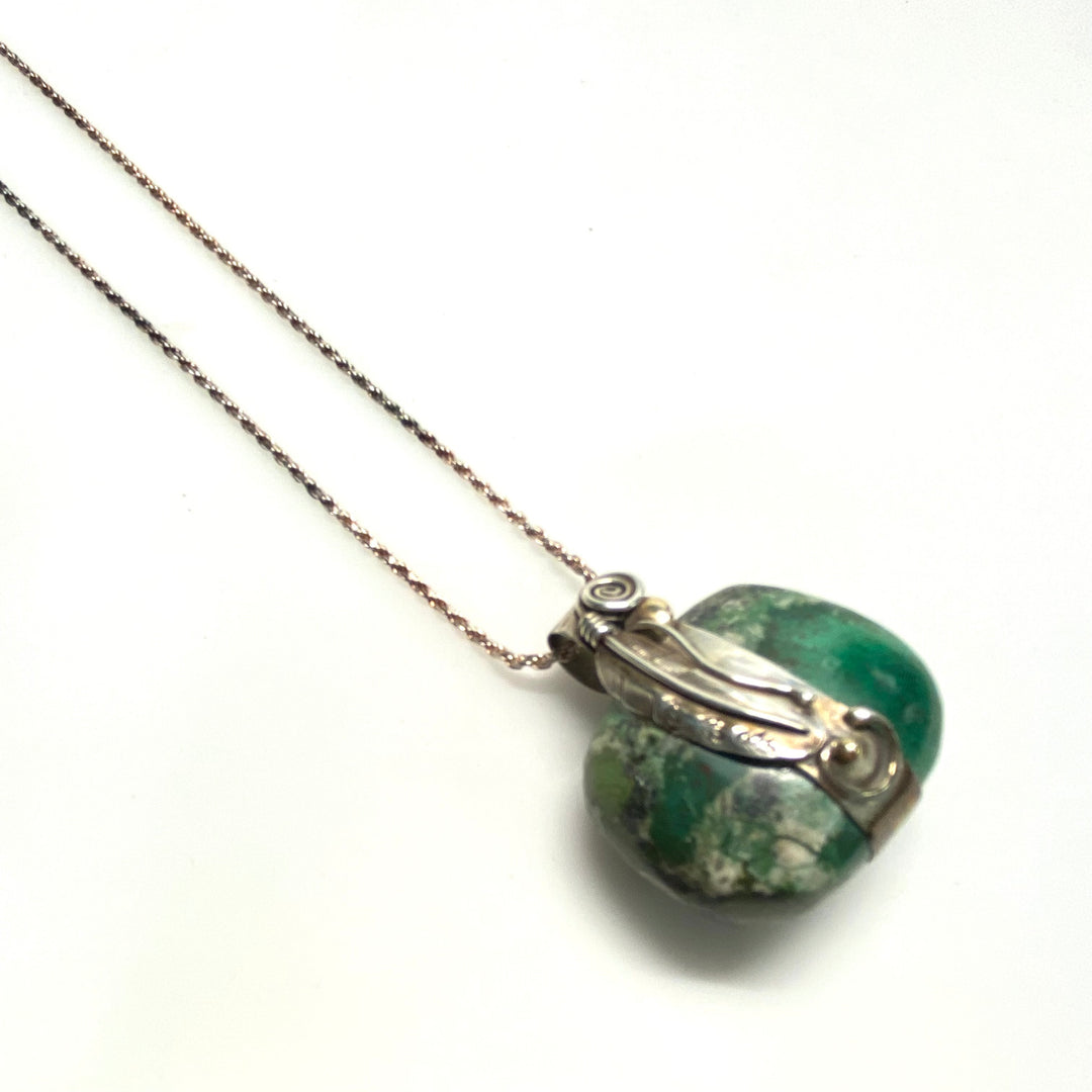 v937 Vintage Sterling Silver Green Gemstone Pendant 925 Chain Necklace 24" Long