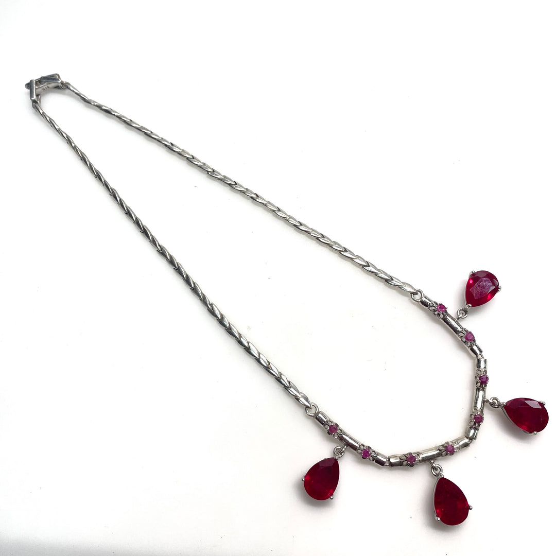 v948 Vintage Sterling Silver Teardrop-shaped Red Gemstones Necklace Earrings Set