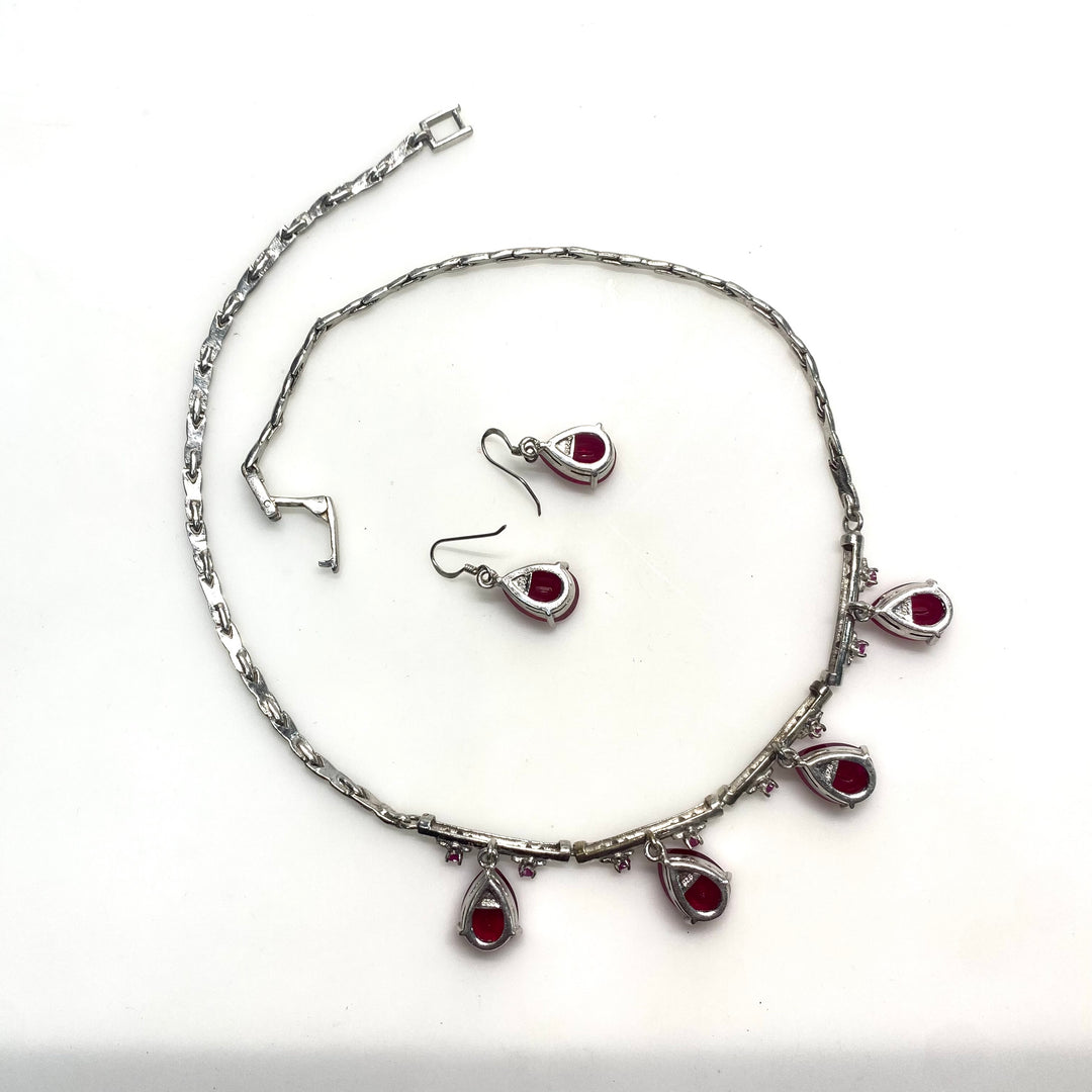 v948 Vintage Sterling Silver Teardrop-shaped Red Gemstones Necklace Earrings Set