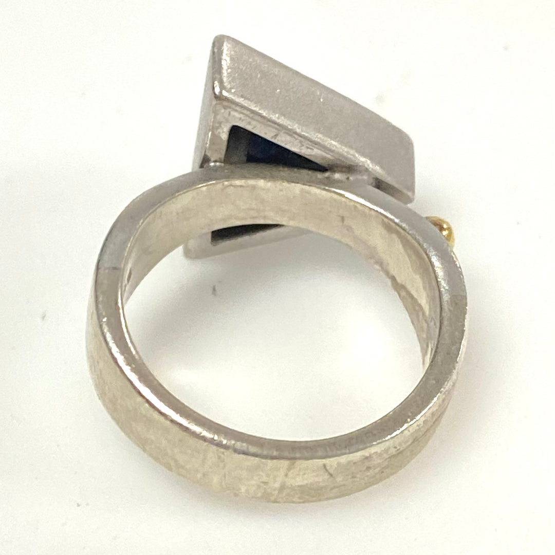 v953 Vintage Sterling Silver Ring Triangular Cabochon Stone Accented Band Ring Size 5.75