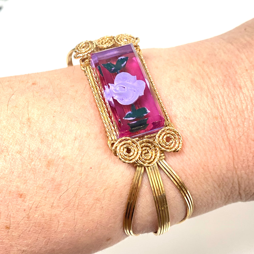 v961 Vintage Wire-wrapped Cuff Bracelet Reverse Carved Lucite 10k Yellow Gold