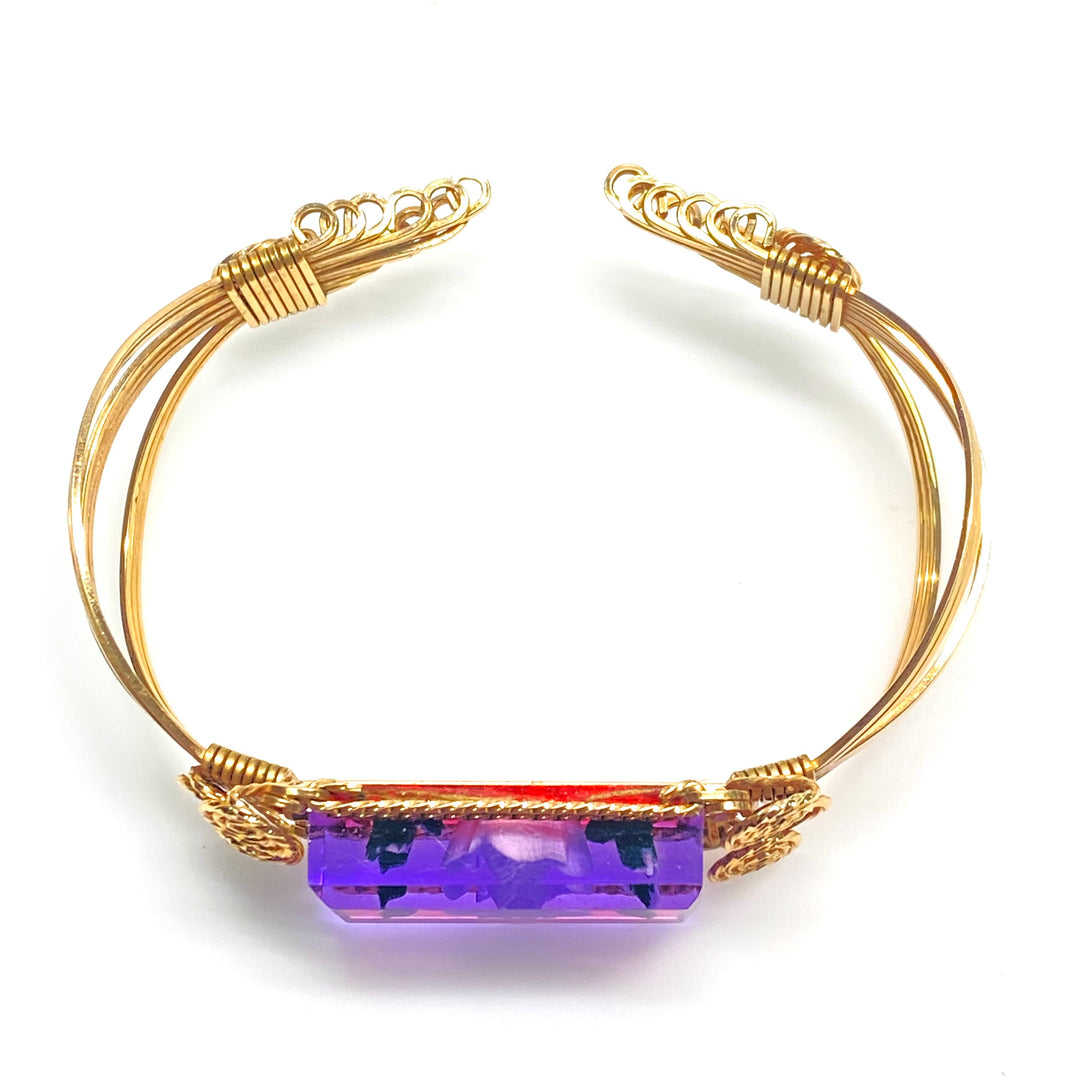 v961 Vintage Wire-wrapped Cuff Bracelet Reverse Carved Lucite 10k Yellow Gold