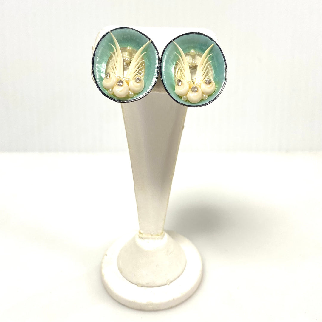 v965 Vintage collection of clip-on screw-back costume earrings cufflinks 9 pairs