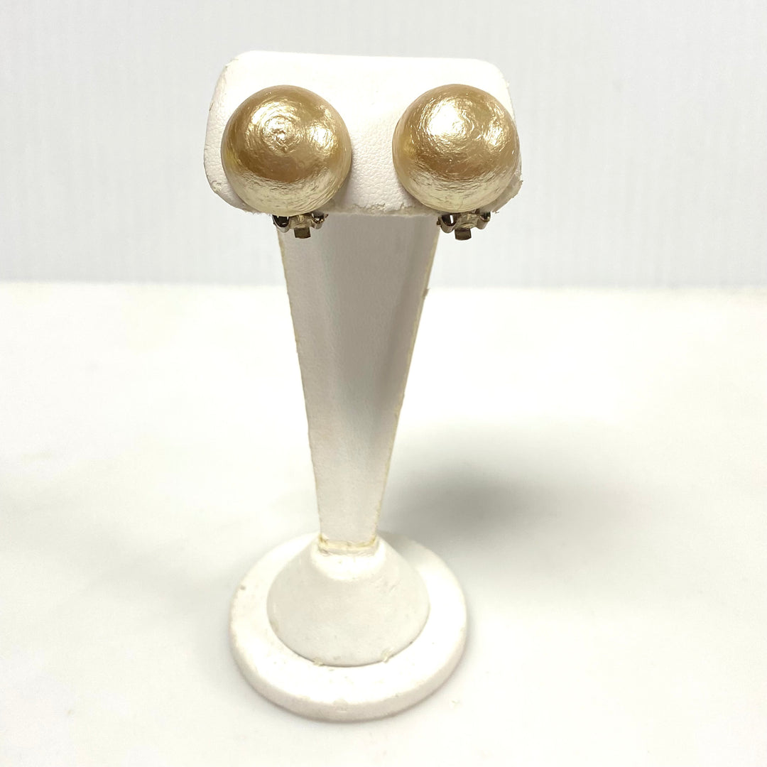v965 Vintage collection of clip-on screw-back costume earrings cufflinks 9 pairs