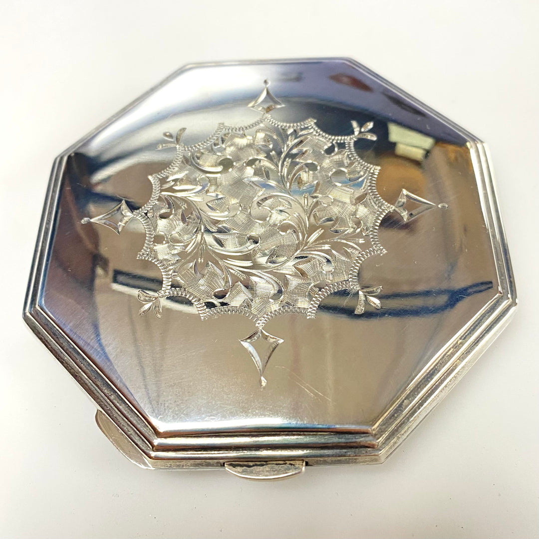 v991 Vintage 950 Silver Octagonal Powder Compact from the 1920s Art Deco Era