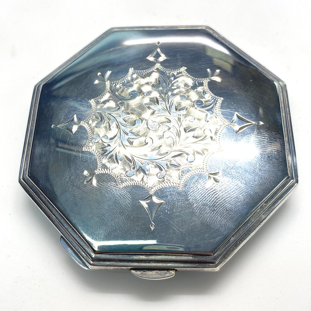 v991 Vintage 950 Silver Octagonal Powder Compact from the 1920s Art Deco Era