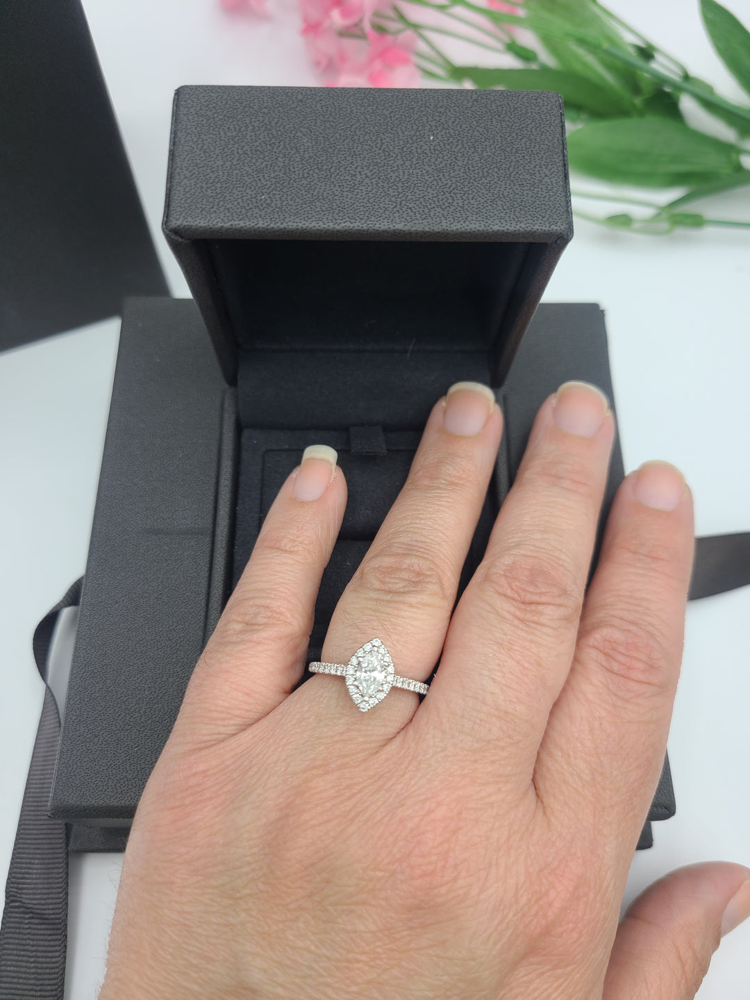 k827 Lovely Ladies Vera Wang Love 14kt White Gold Marquise Diamond Engagement Ring