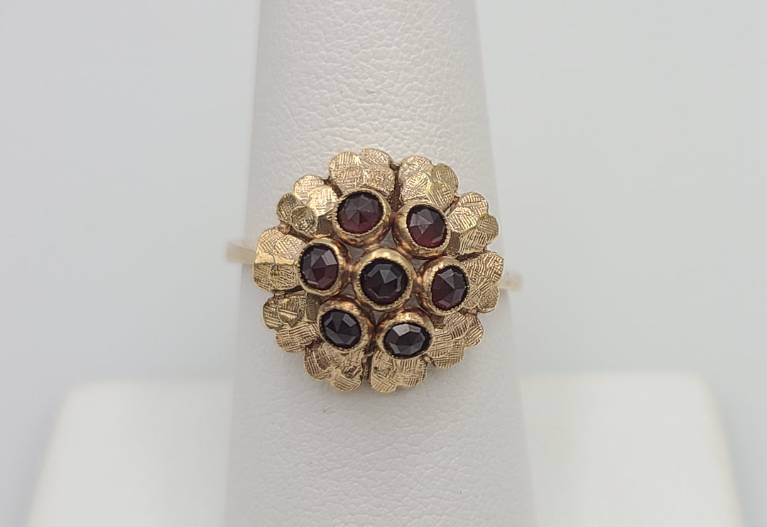 k926 Ladies Vintage 10kt Rose Gold Garnet Cocktail Ring