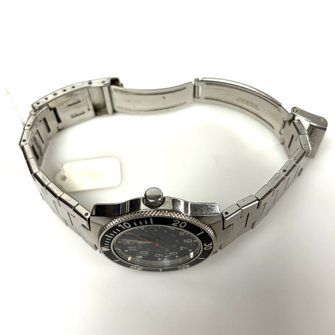 w011 Vintage Victorinox Swiss Army Lancer 100 Military-style Diver Wrist Watch