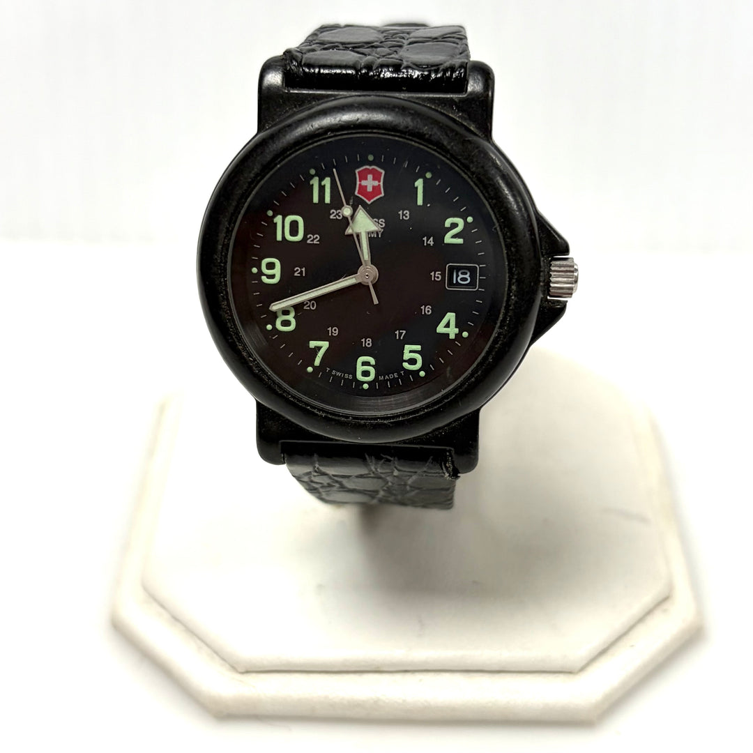 w013 Vintage Victorinox Swiss Army Renegade Field Watch Classic 1990's Design