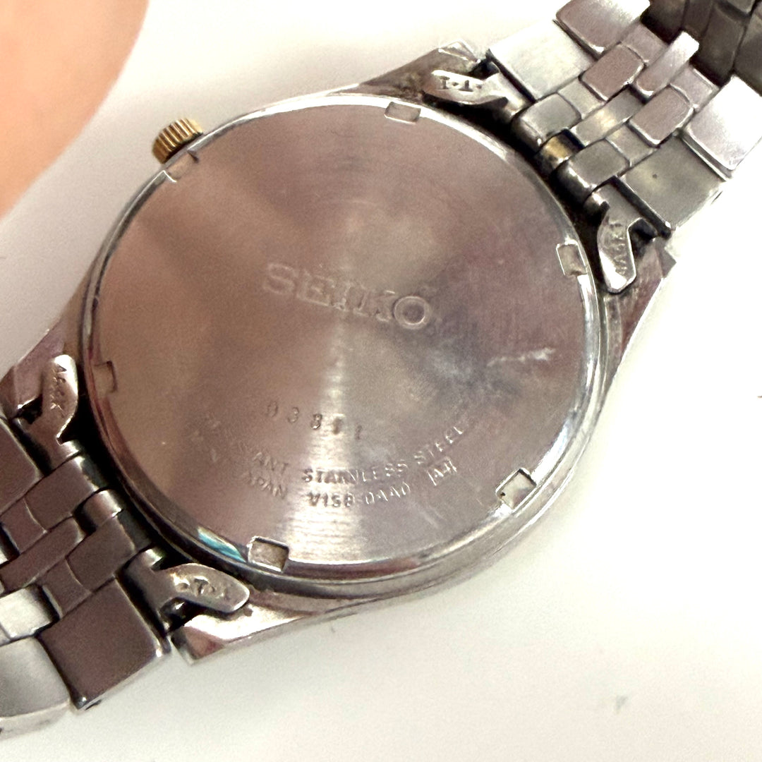 w016 Vintage Seiko Solar Powered Model SNE032 / Movement Caliber V158-0AA Watch