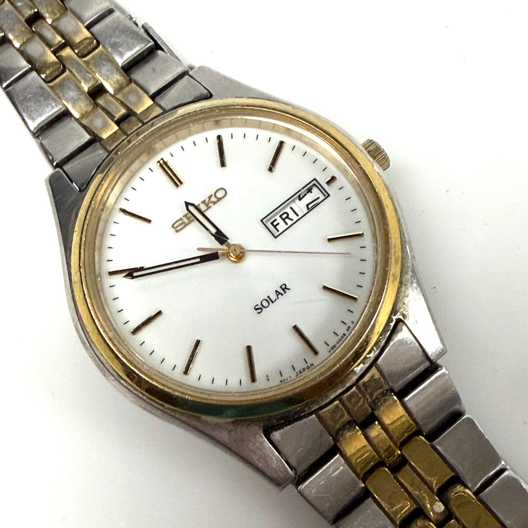 w016 Vintage Seiko Solar Powered Model SNE032 / Movement Caliber V158-0AA Watch