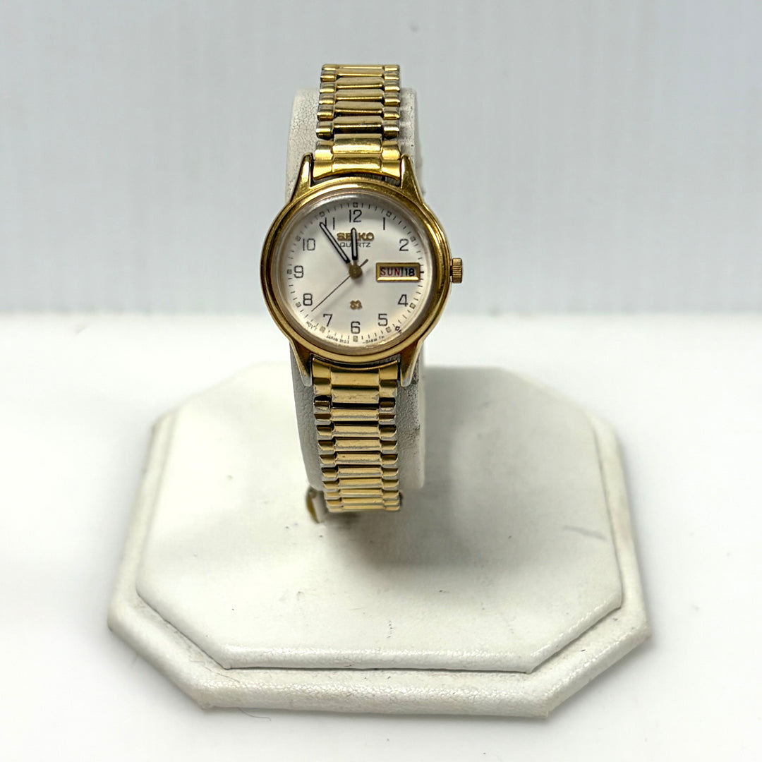 w018 Vintage Seiko Women's Japanese Quartz Gold Tone Wrist Watch